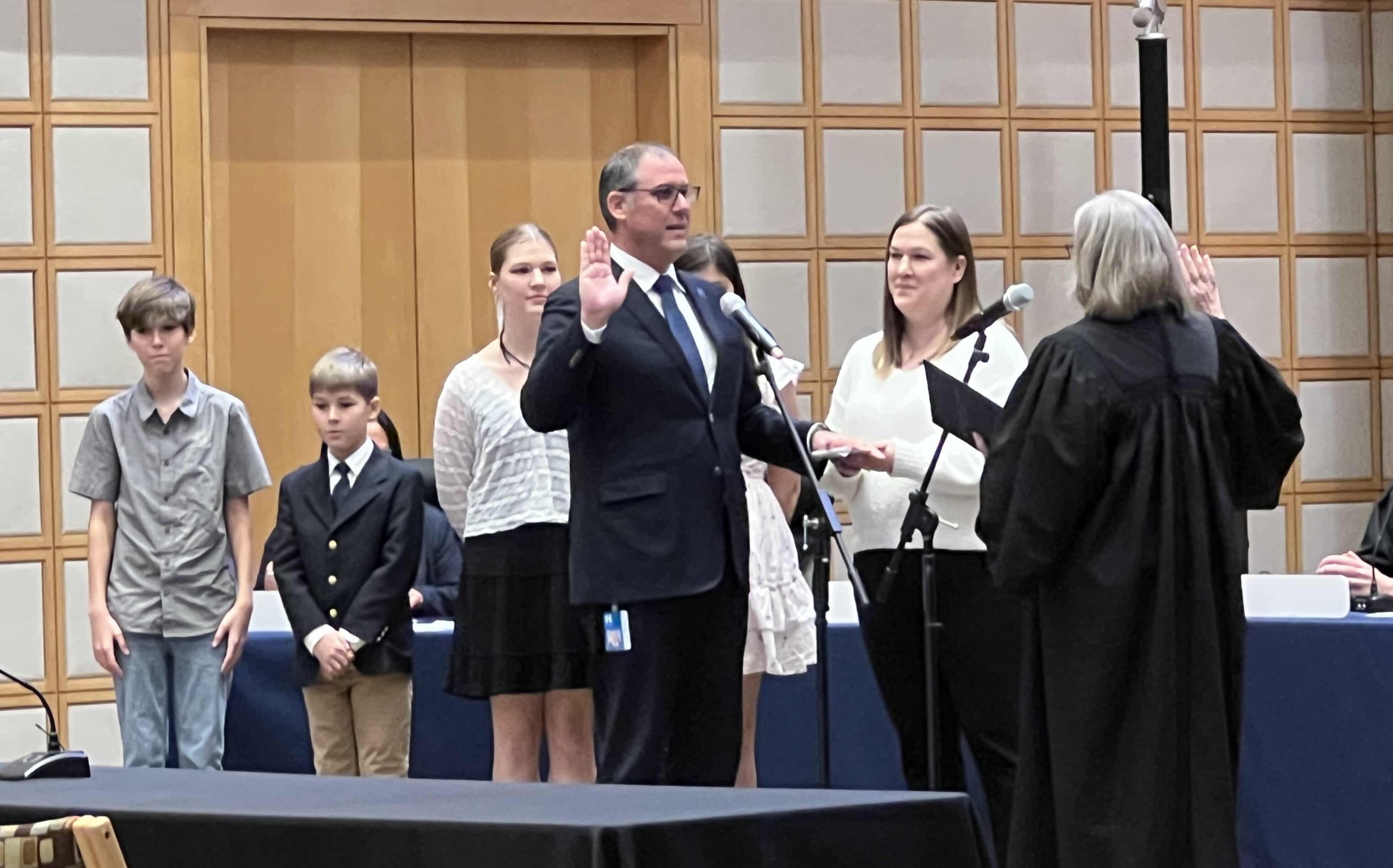 Hennepin County Commissioners Open 2025 with Swearing-in Ceremony